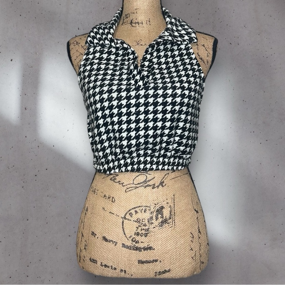Black Houndstooth Collared Halter Top • Size M